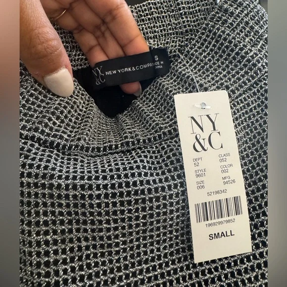 New York & Company Women’s Black and Silver Metallic Pull-On Stretchy Pants NWT - Picture 4 of 6